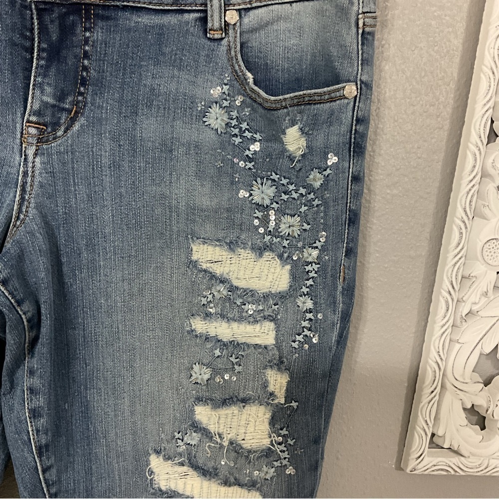 Torrid Premium Boyfriend Jeans with Floral Embroidery and distressed Size 16 - Picture 7 of 12